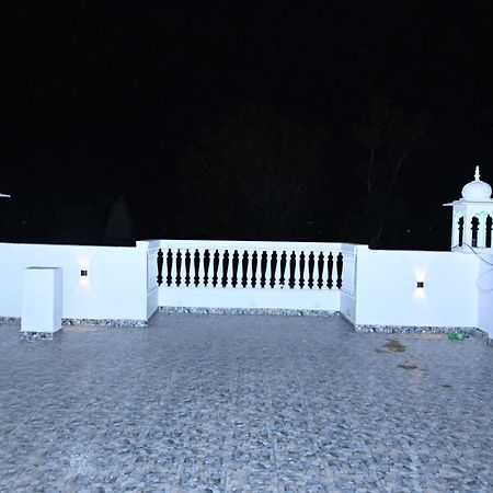 Hotel Moon Mahal Jaipur Bagian luar foto