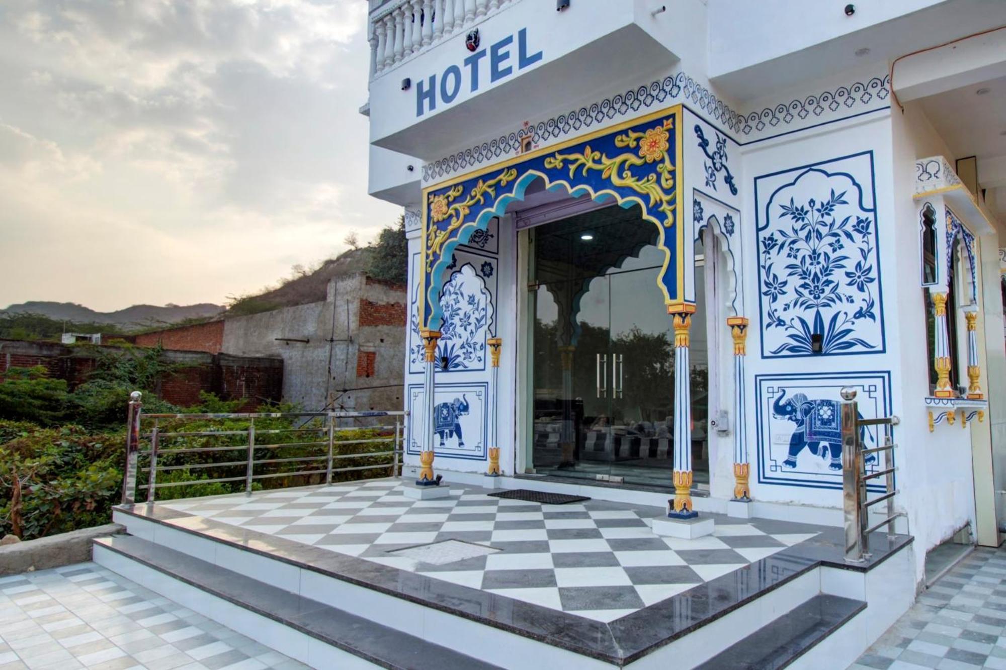 Hotel Moon Mahal Jaipur Bagian luar foto