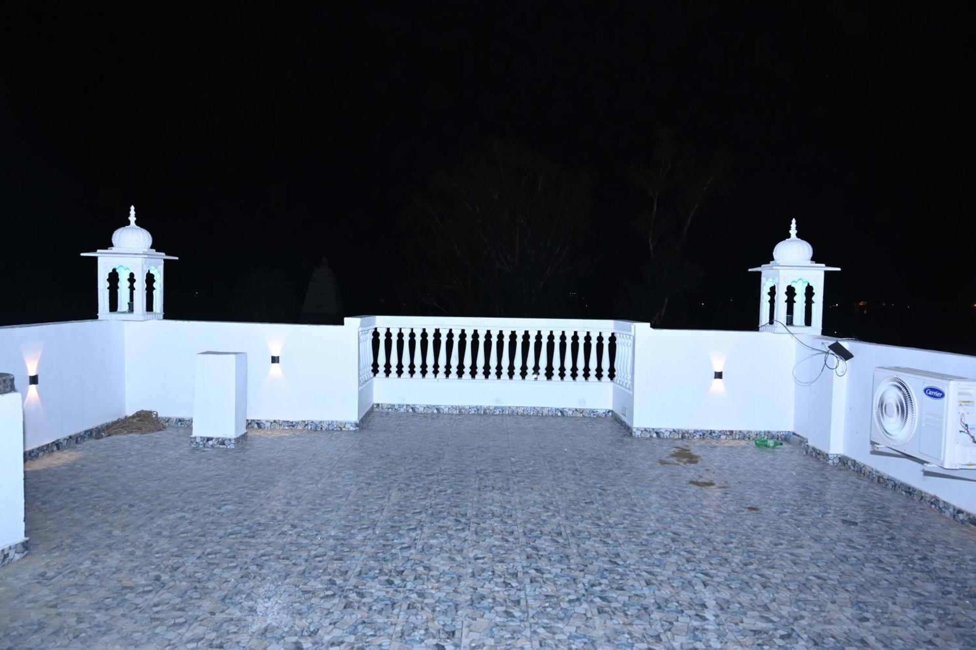 Hotel Moon Mahal Jaipur Bagian luar foto